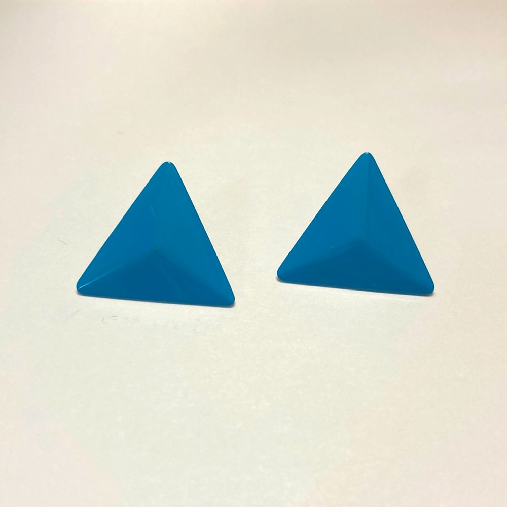 Blue triangle earrings 💙